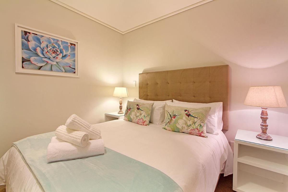 Lagoon 231 By Hostagents *